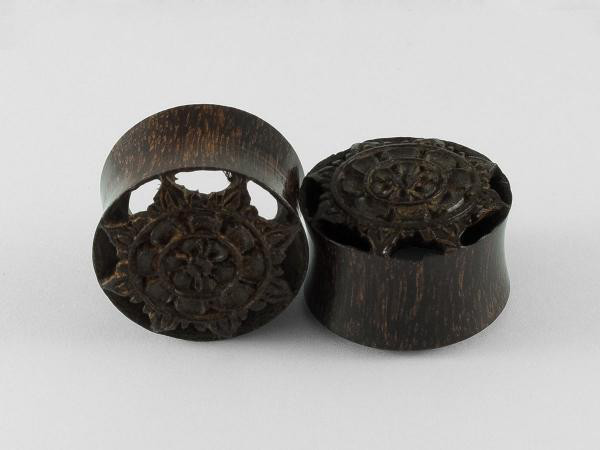 BLACK TAMARING FLOWER CUT OUT PLUG